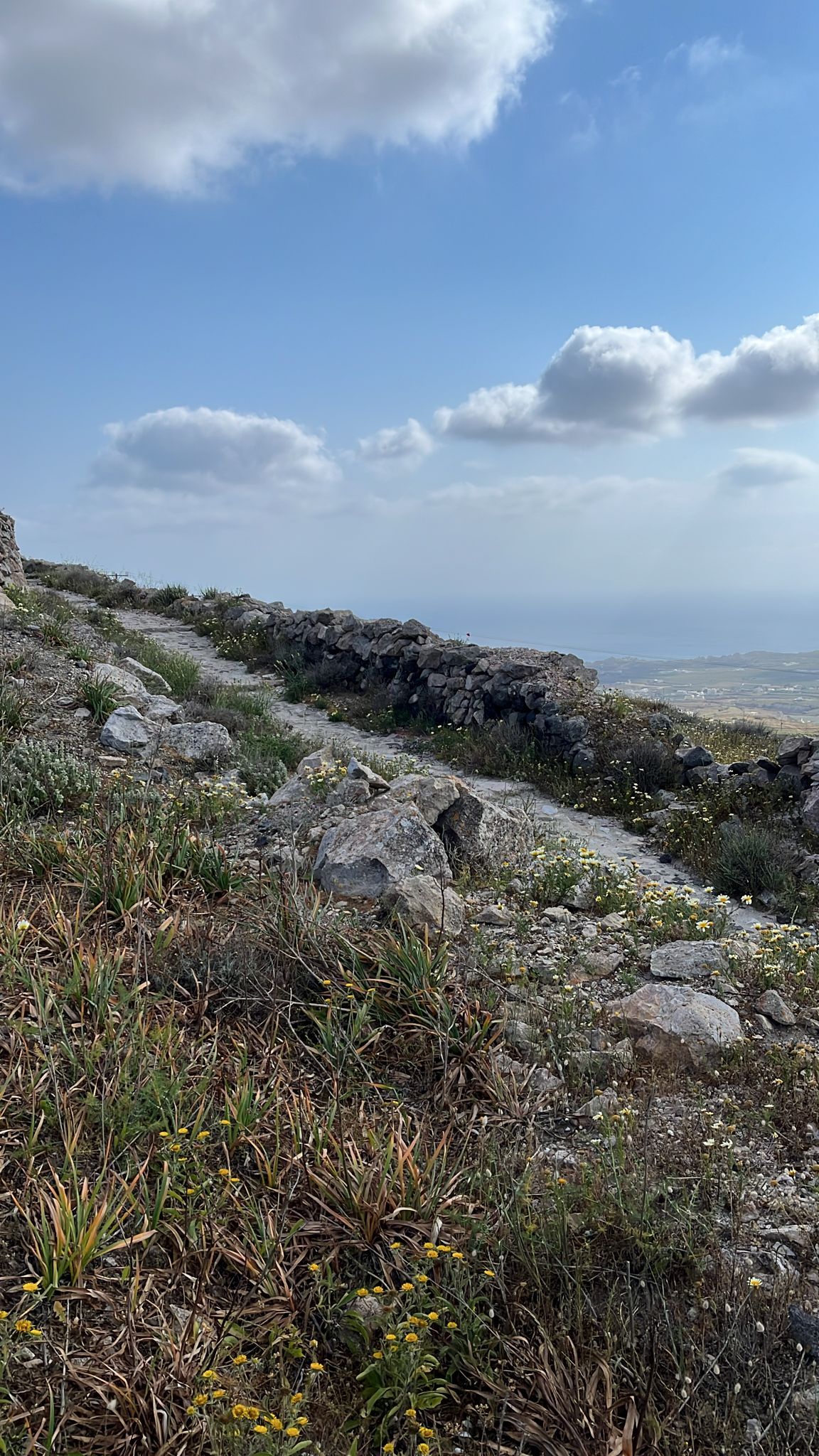 The stone trail from Mesa Gonia toward Pyrgos